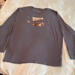 Under Armour Gray Long Sleeve Tee for Casual Comfort